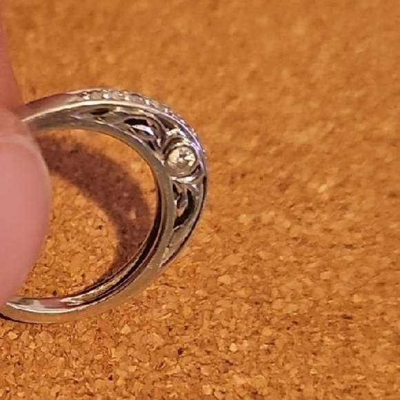 Elegant 18k White Gold NA HOKU Wedding Band w Diamonds SIZE 7 Women's Ring - Picture 14 of 15